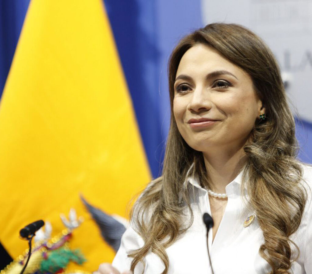 La portavoz oficial de Gobierno, Carolina Jaramillo, anunció una serie de medidas que abordan temas clave como el control minero, la eficiencia energética, la transparencia en empresas públicas, entre otros.| Crédito: Secretaría General de Comunicaciones