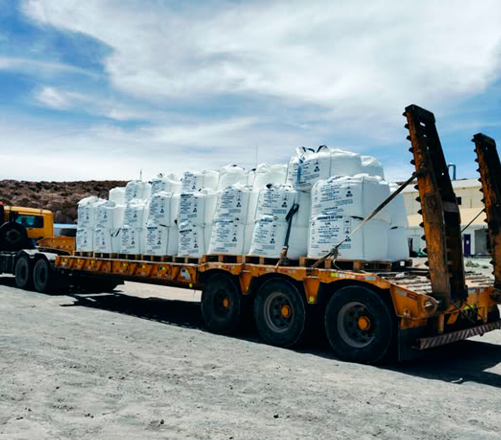 En el primer semestre de 2025, YLB exportó desde litio hasta fertilizantes e insumos para caminos (carbonato de litio, cloruro de potasio, bischofita y otros productos).| Crédito: YLB