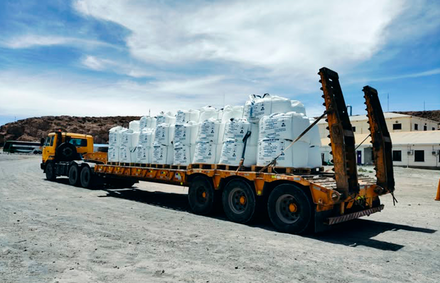 En el primer semestre de 2025, YLB exportó desde litio hasta fertilizantes e insumos para caminos (carbonato de litio, cloruro de potasio, bischofita y otros productos).| Crédito: YLB