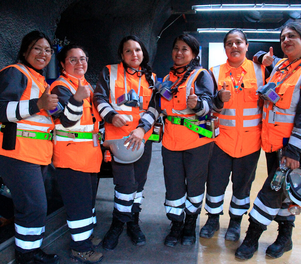 La división también logró un 67% de mujeres en las jefaturas de turno, consolidando un liderazgo femenino sin precedentes en la operación.| Crédito: Codelco