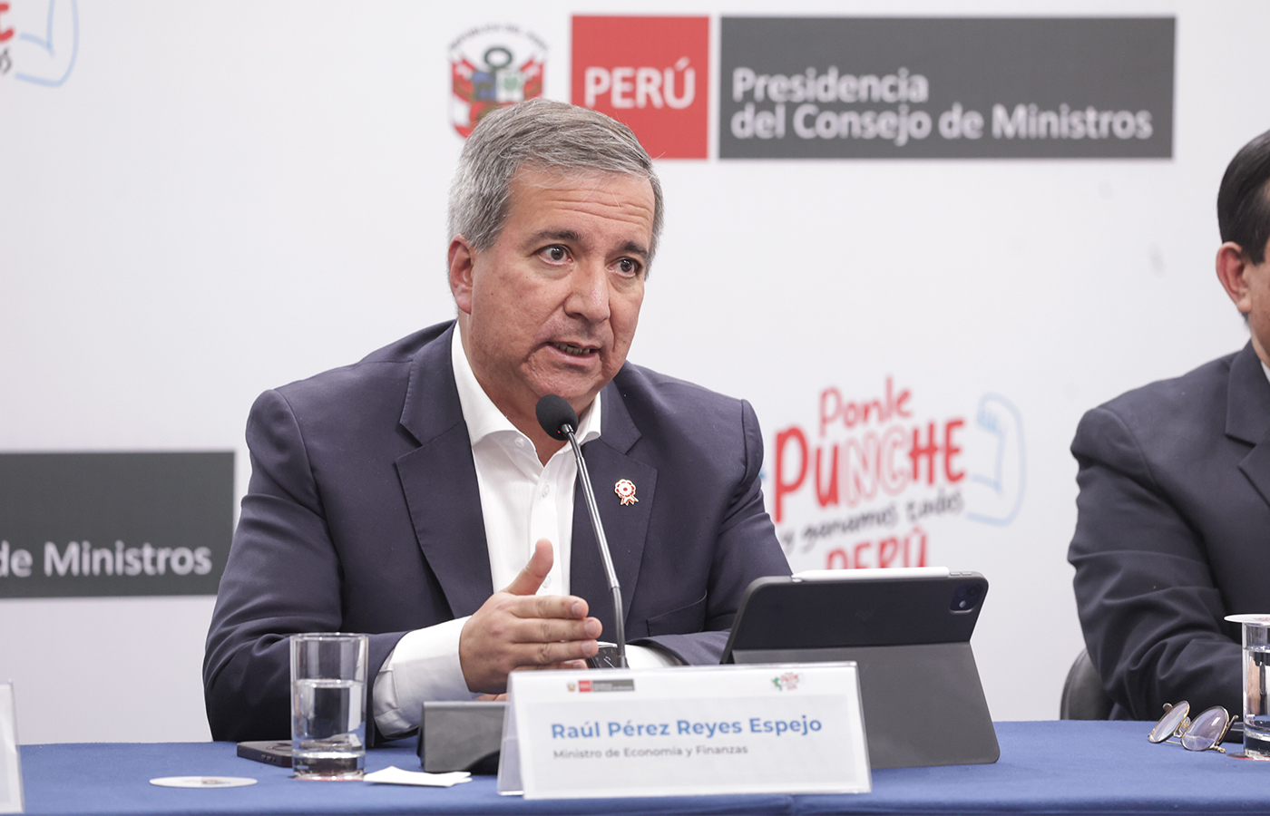 Titular del MEF advierte que la actividad ilegal mueve millones y revela que el Gobierno intensifica medidas para garantizar trazabilidad completa.| Crédito: MEF