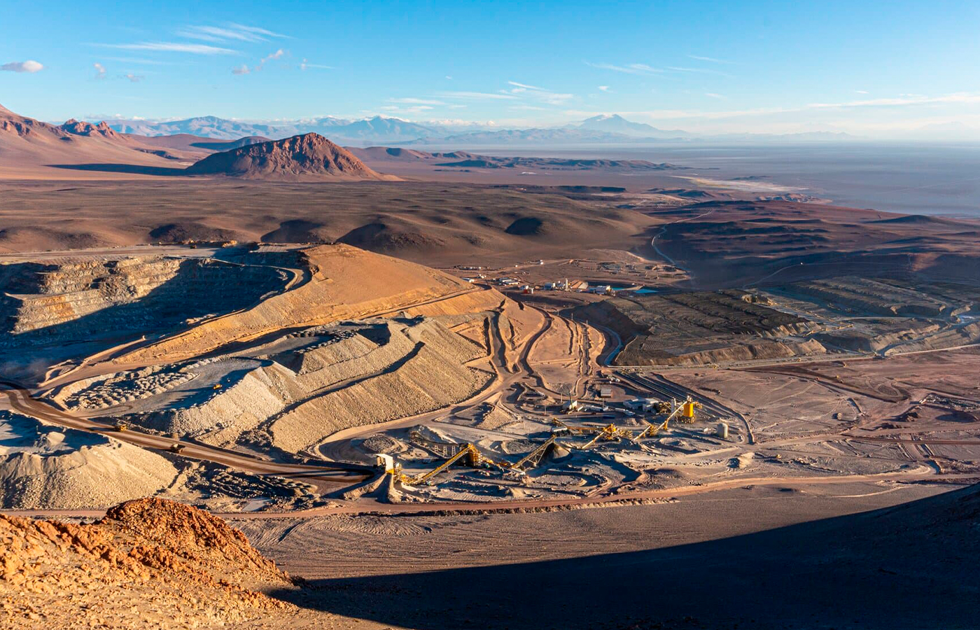 Se pone en operaciones 6.55 MWp solares y 11.7 MWh de baterías, lo que reducirá en 40 % el consumo anual de combustible del proyecto Lindero.| Crédito: Fortuna Mining