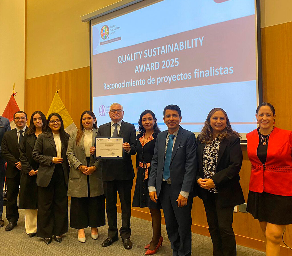 La iniciativa, desarrollada en Cerro de Pasco, transforma lodos neutralizados de plantas de tratamiento de aguas ácidas en materiales de construcción sostenibles.| Crédito: Amsac
