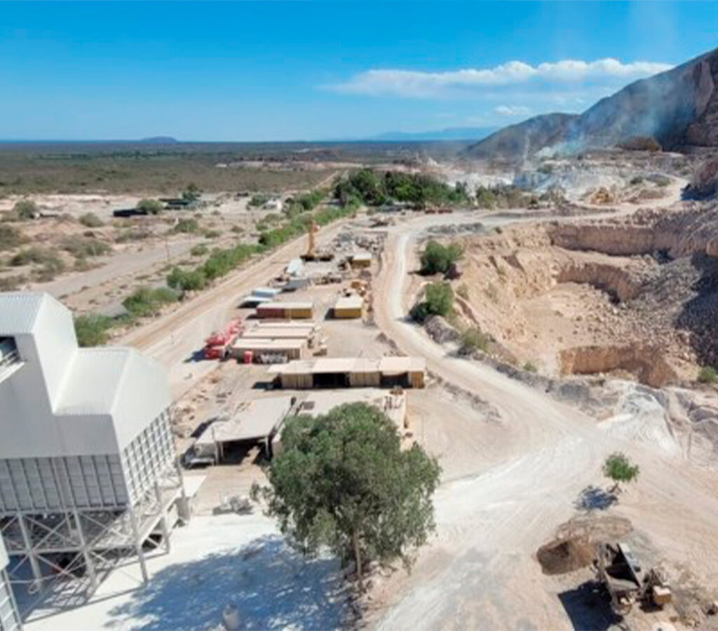 Panorámica de planta de cal en Sarmiento.| Crédito: Gobierno de San Juan