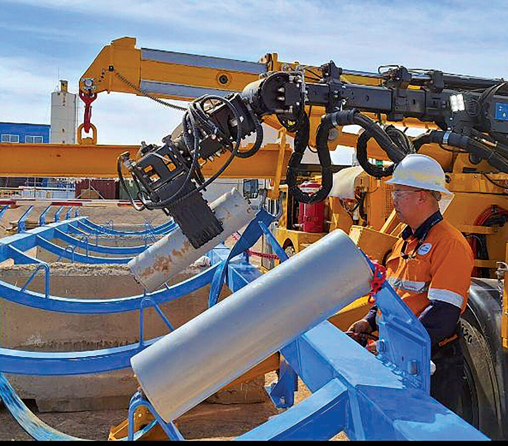 El UNI 50-3 LP-IH es un intercambiador de polines que permite realizar operaciones de mantenimiento en correas transportadoras de gran extensión.| Crédito: Paus