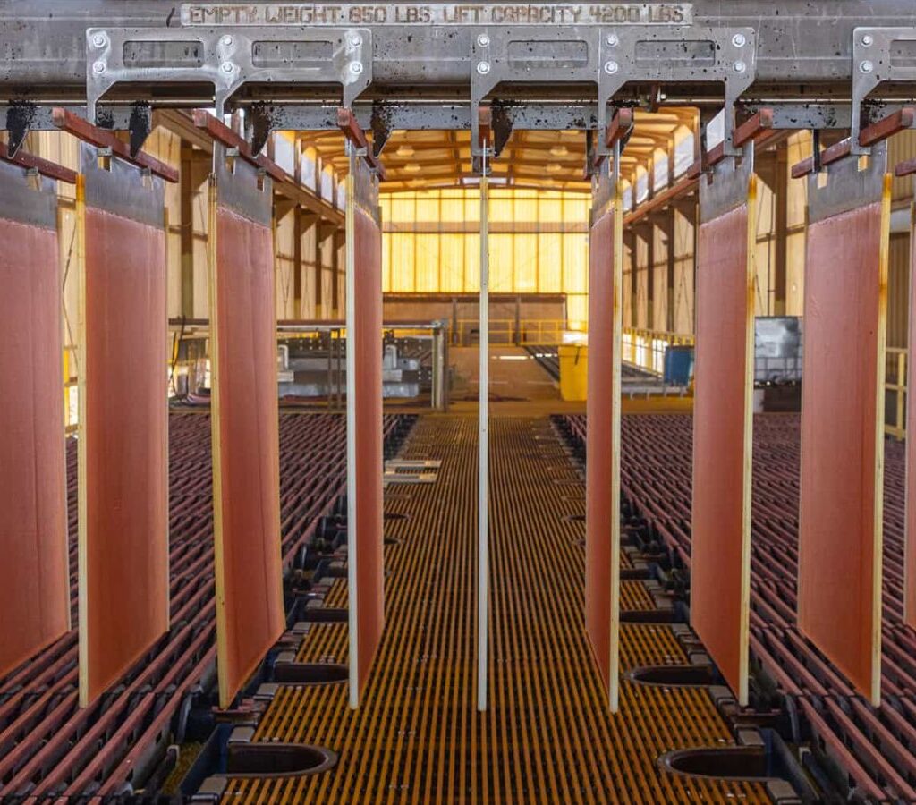 Esta tecnología, patentada por Rio Tinto y basada en microorganismos cultivados in situ, acelera la oxidación del mineral y permiten obtener cobre con pureza del 99.99%.| Crédito: Nuton