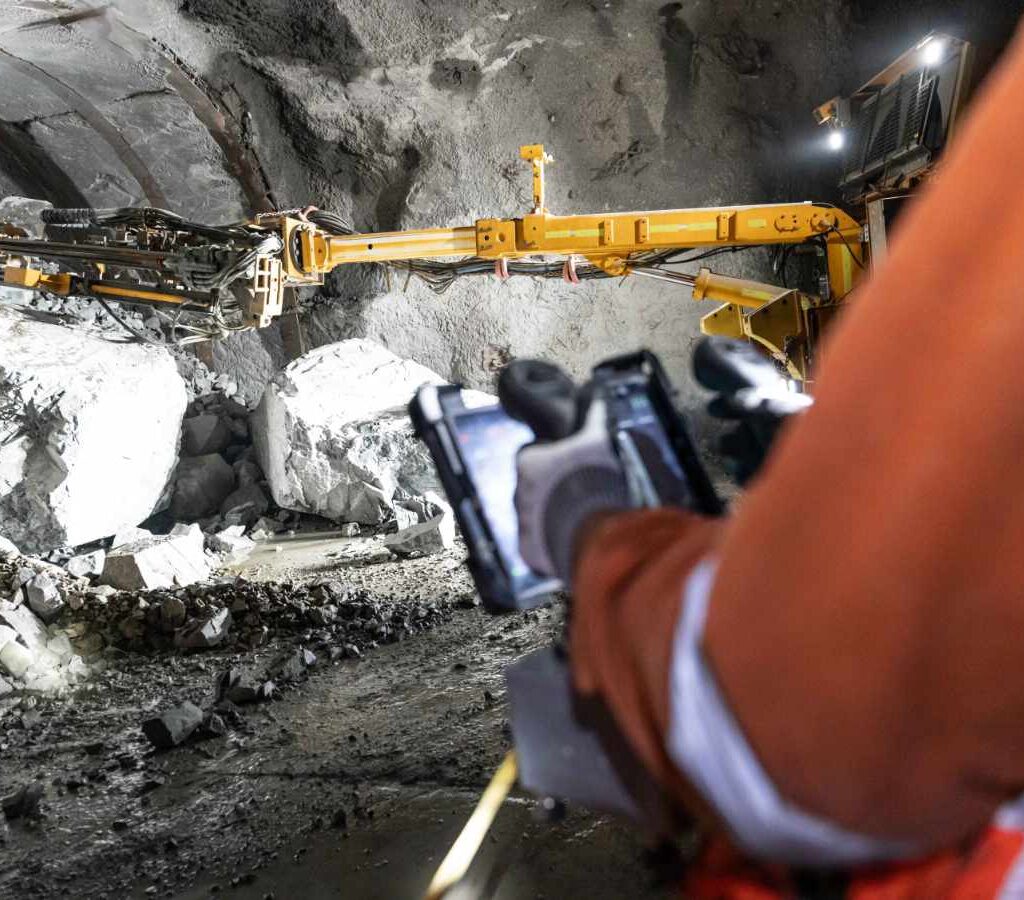 Jumbo tronador en División El Teniente. | Foto: Codelco