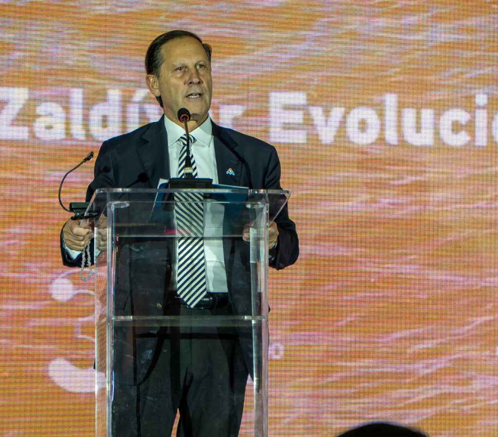 Destacan el comienzo de la construcción de un acueducto para impulsar agua tratada hasta Minera Zaldívar.| Foto: Antofagasta Minerals