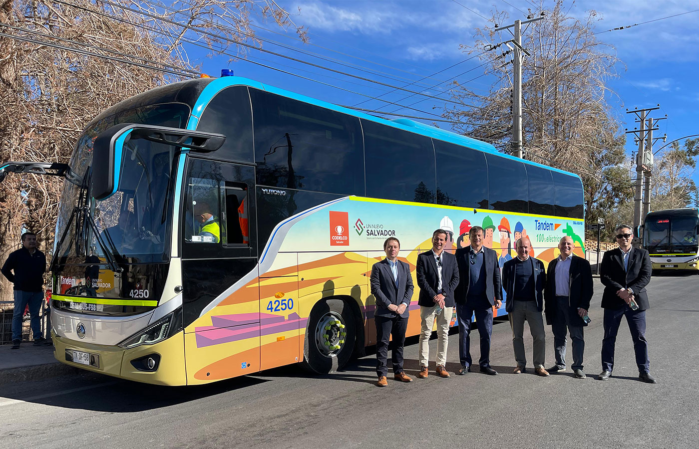 División El Salvador de Codelco estrena 30 buses eléctricos para traslado de sus trabajadores