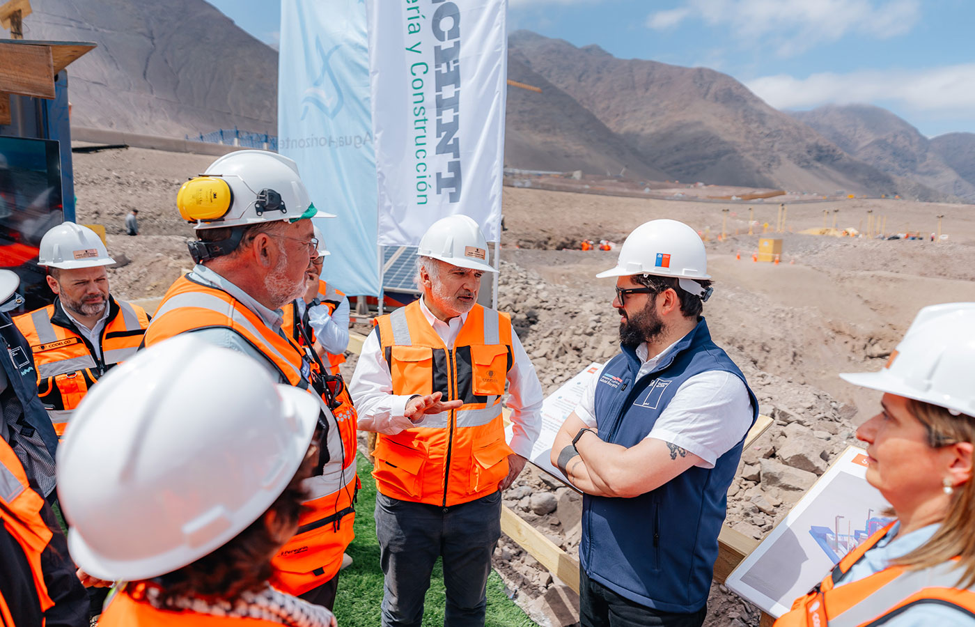 Chile: Boric visita obras de la planta desalinizadora de Codelco	