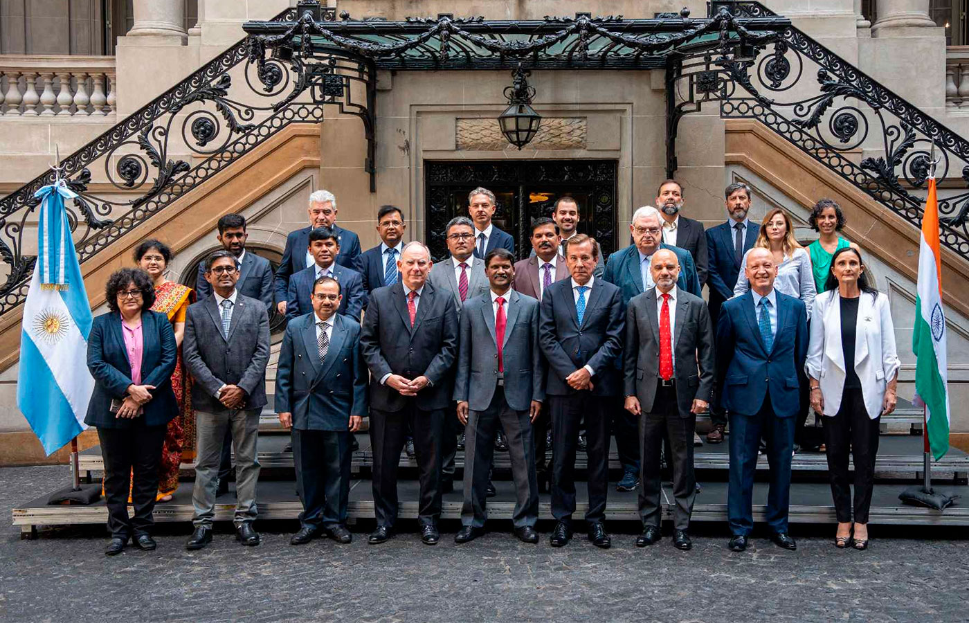 Argentina e India ponen en marcha acuerdo para trabajar en exploración e inversión minera