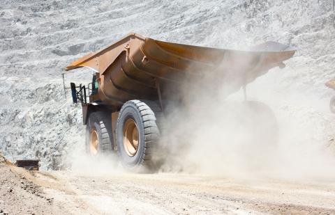 Supresor de polvo ea1TM permite reducir en más del 90% el consumo de agua en minas