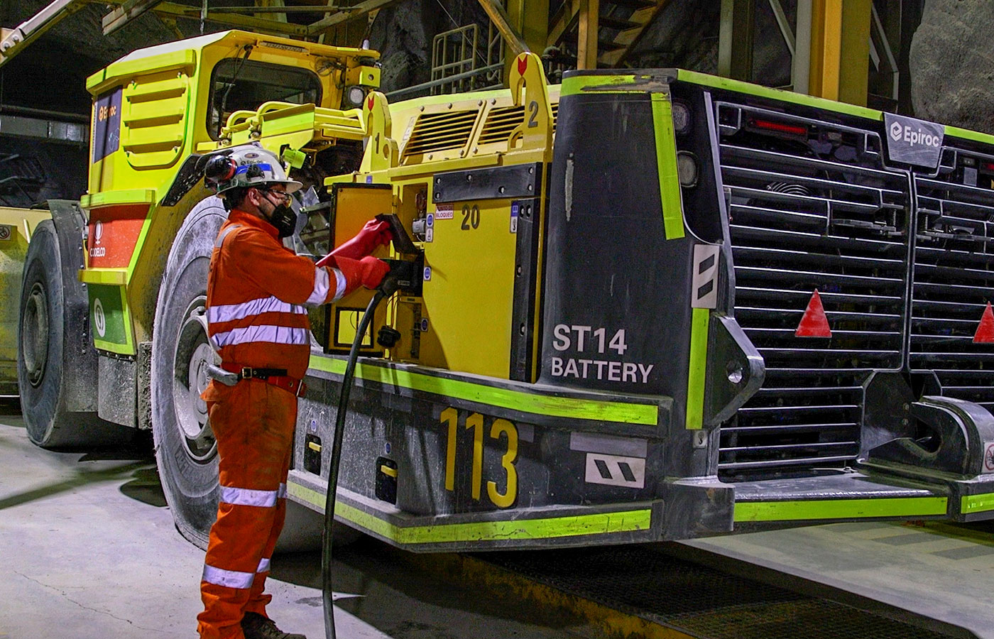 La estatal también avanza en acuerdos con proveedores de energía para asegurar que un porcentaje significativo de la energía utilizada provenga de fuentes renovables.| Crédito: Codelco