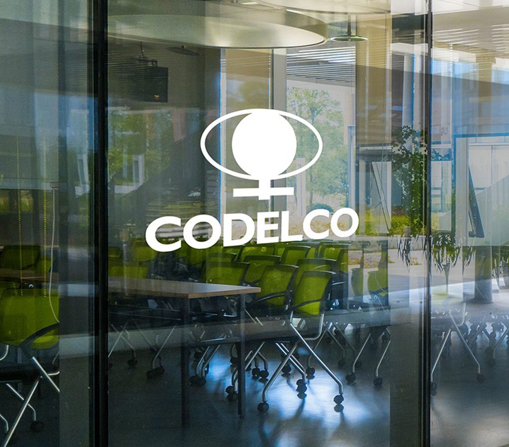 El acuerdo refleja el compromiso de la estatal con la búsqueda de soluciones de financiamiento innovadoras y sostenibles que respaldan su plan de inversiones a largo plazo.| Crédito: Codelco