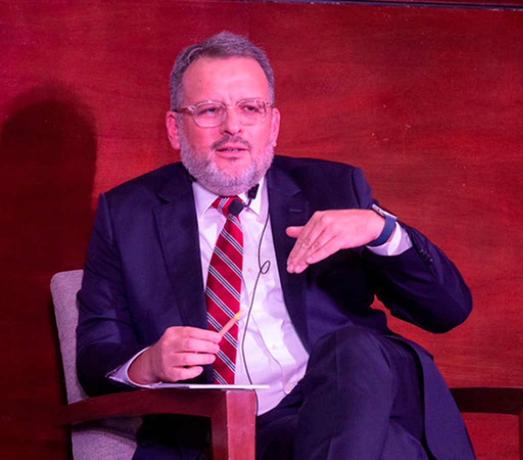 Renzo Macher de Compañía de Minas Buenaventura afirmó que esperan producir la primera barra de oro en octubre.| Crédito: IIMP