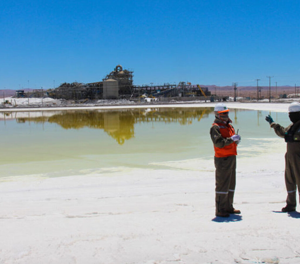 De acuerdo con medios chilenos, la afectación corresponde al 5% de la planilla de la empresa.| Crédito: SQM