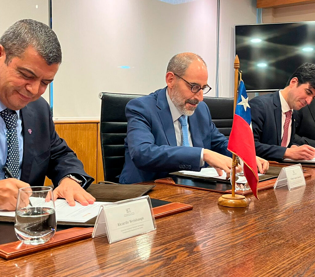 Con este convenido se busca impulsar proyectos en áreas clave como metalurgia extractiva avanzada, minería de alta complejidad, modelamiento de yacimientos, automatización, descarbonización y economía circular, entre otros.| Crédito: Codelco
