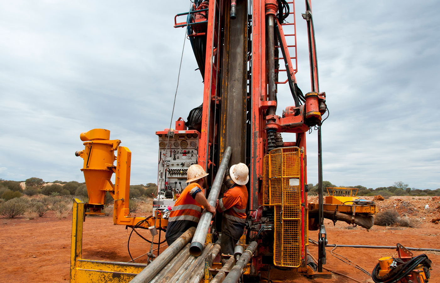 El proyecto comprende la instalación de 32 plataformas de perforación en los lotes Bambas 30, 31, 32 y 33. |Crédito: © Adwo — Dreamstime