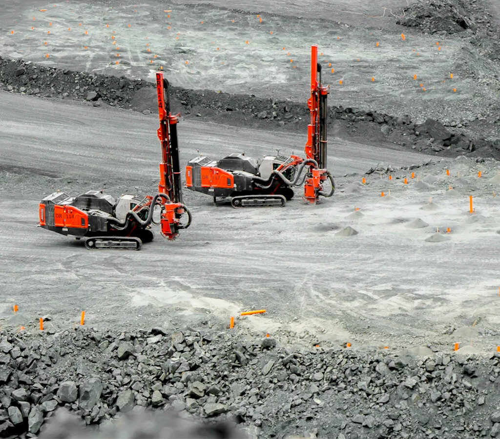 Los operadores pueden gestionar más de 15 equipos de perforación de superficie i-series de Sandvik desde cualquier ubicación. | Crédito: Sandvik Mining