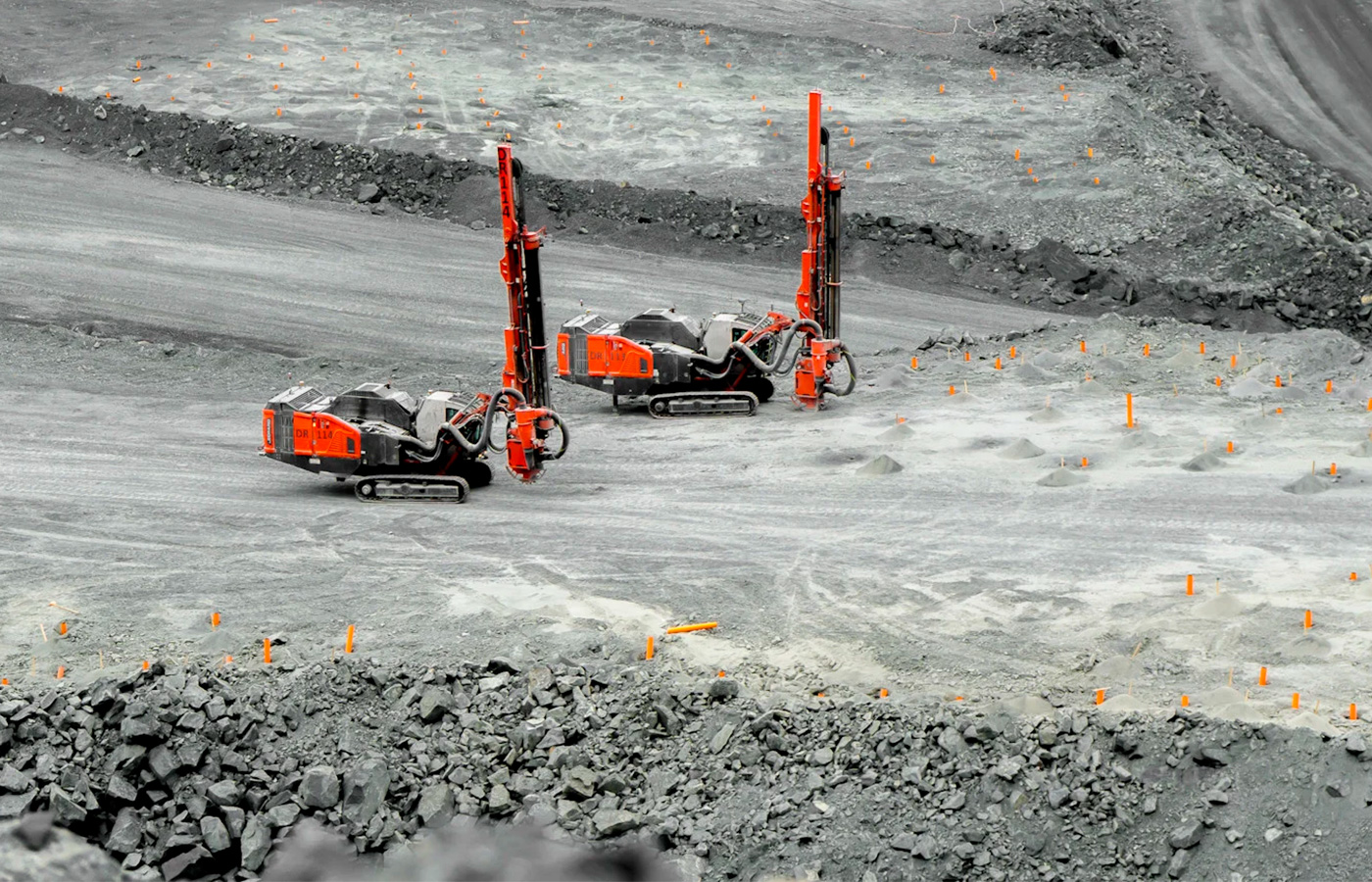 Los operadores pueden gestionar más de 15 equipos de perforación de superficie i-series de Sandvik desde cualquier ubicación. | Crédito: Sandvik Mining
