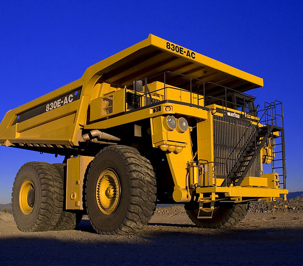 Los camiones podrán utilizar hasta un 70 % de etanol en la mezcla de combustible.| Crédito: Divulgación Komatsu