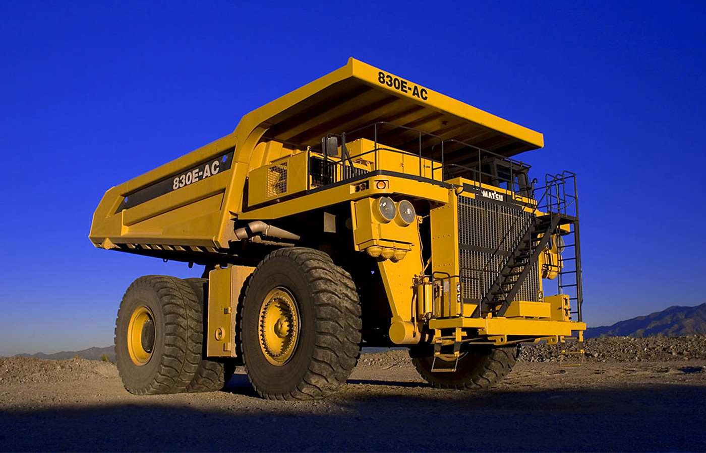 Los camiones podrán utilizar hasta un 70 % de etanol en la mezcla de combustible.| Crédito: Divulgación Komatsu