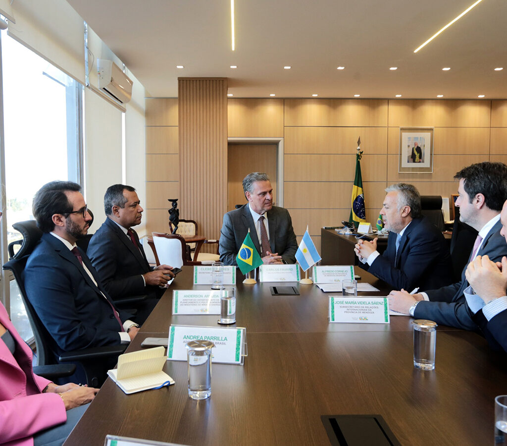 Gobernador Cornejo destacó el interés de Brasil en el potasio mendocino. El mineral puede convertirse en un insumo estratégico para el ambicioso plan agrícola del país vecino.| Crédito: Gobierno de Mendoza