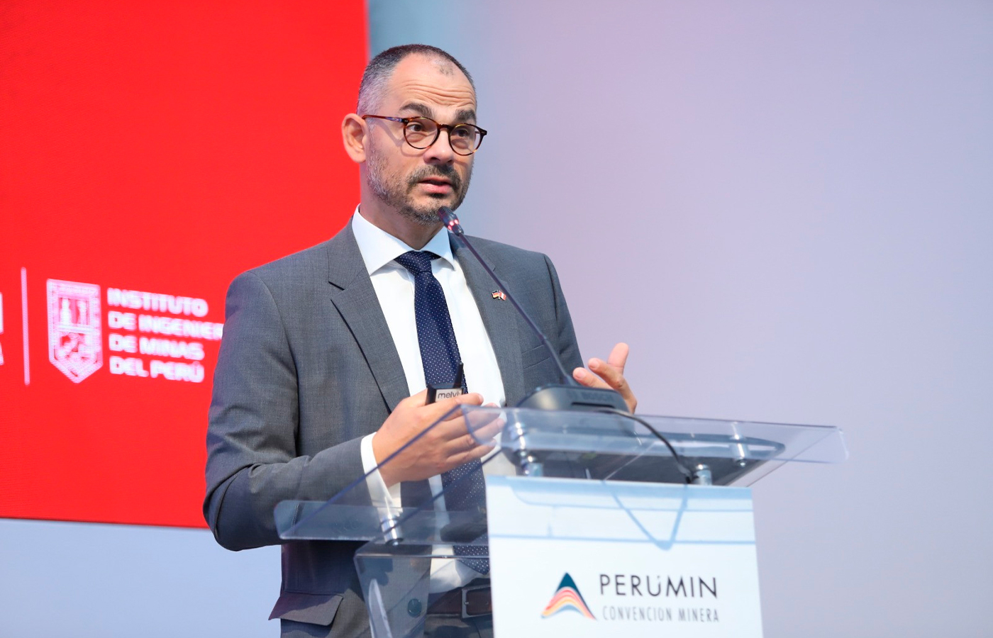 Sven-Uwe Schulz, de la Agencia Alemana de Recursos Minerales, advirtió en Perumin 37, que más del 40% de los productos mineros críticos para Alemania provienen de China.| Crédito: IIMP