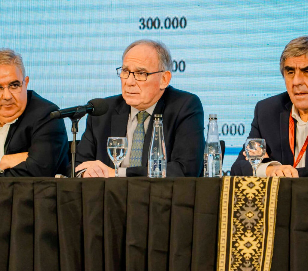 El secretario Luis Lucero anticipó que el sector minero tendrá en los próximos 10 años un crecimiento superior al 250% adicional, alcanzando 15 plantas en operación.| Crédito: Ministerio de Economía