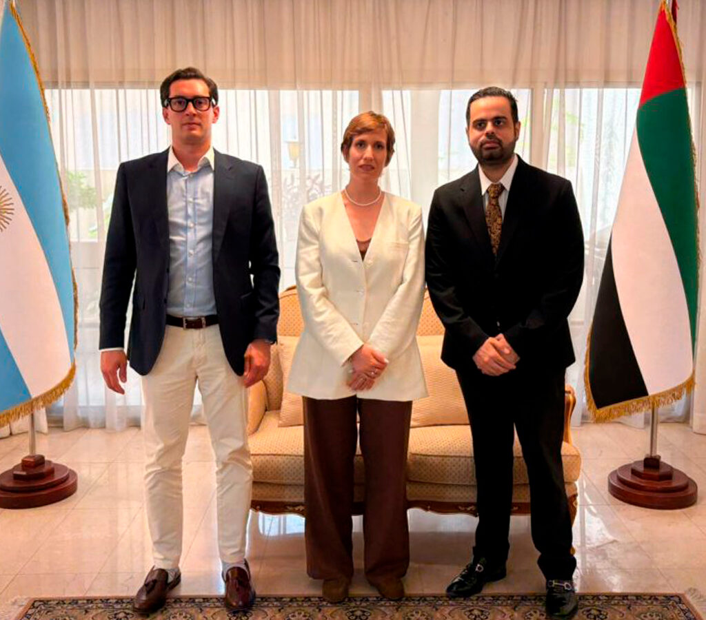 El encuentro fue en el marco de la participación institucional de Mendoza en Adipec 2025, la mayor feria energética del mundo.| Crédito: Gobierno de Mendoza