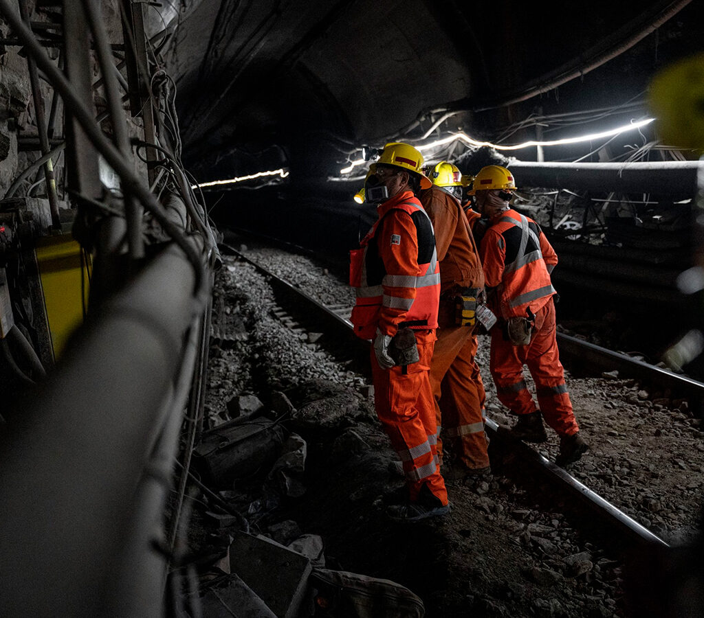 La iluminación completa del túnel se logrará para el primer semestre del próximo año.| Crédito: Codelco