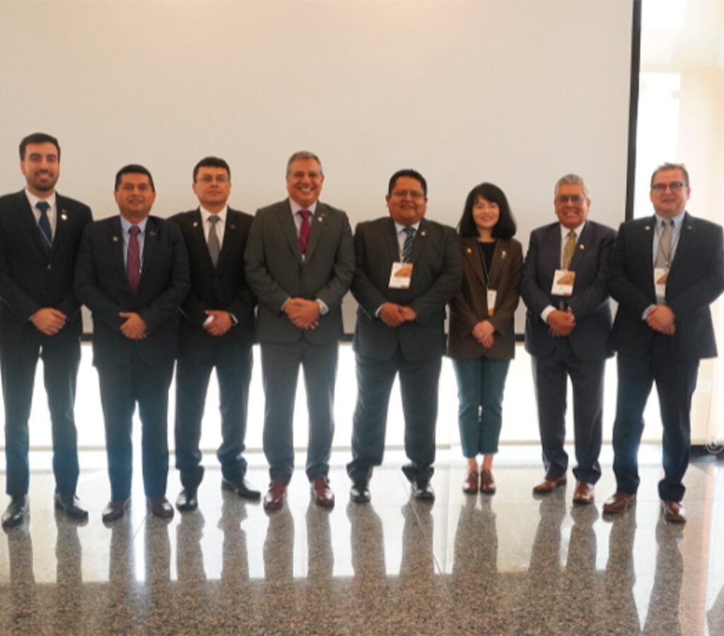 ZiJin Mining pidió avanzar en una legislación que impulse el uso de equipos eléctricos en el país. Asimismo, propuso descentralizar las instituciones para agilizar los procesos y promover el desarrollo del sector.| Crédito: IIMP