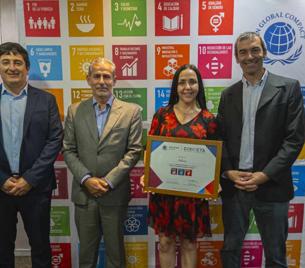 La minera de tierras raras fue galardonada por su contribución al empleo local, la equidad de género y el fortalecimiento de encadenamientos productivos en la Región del Biobío.| Crédito: Aclara