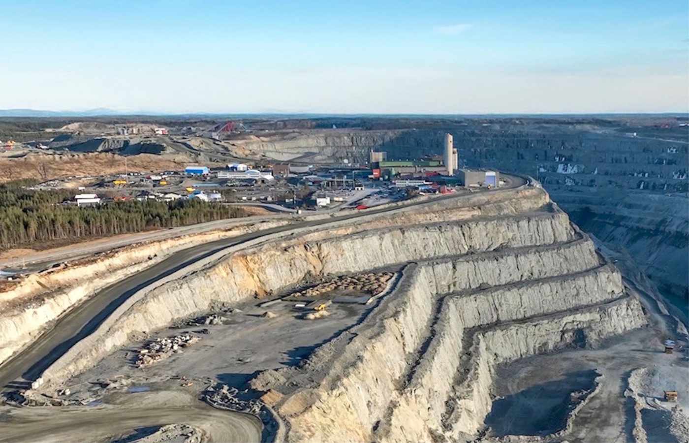 La iniciativa incorpora soluciones modulares de rápida implementación para robustecer la continuidad eléctrica, centralizar la supervisión y mejorar la toma de decisiones en tiempo real.| Foto: ABB