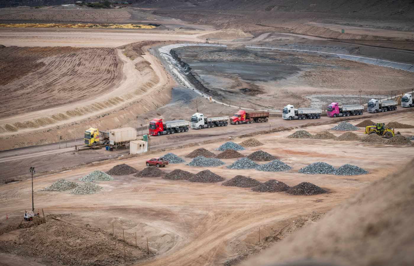 La estatal aportará con infraestructura, conocimiento operativo y materiales como relaves y ripios | Foto: Enami