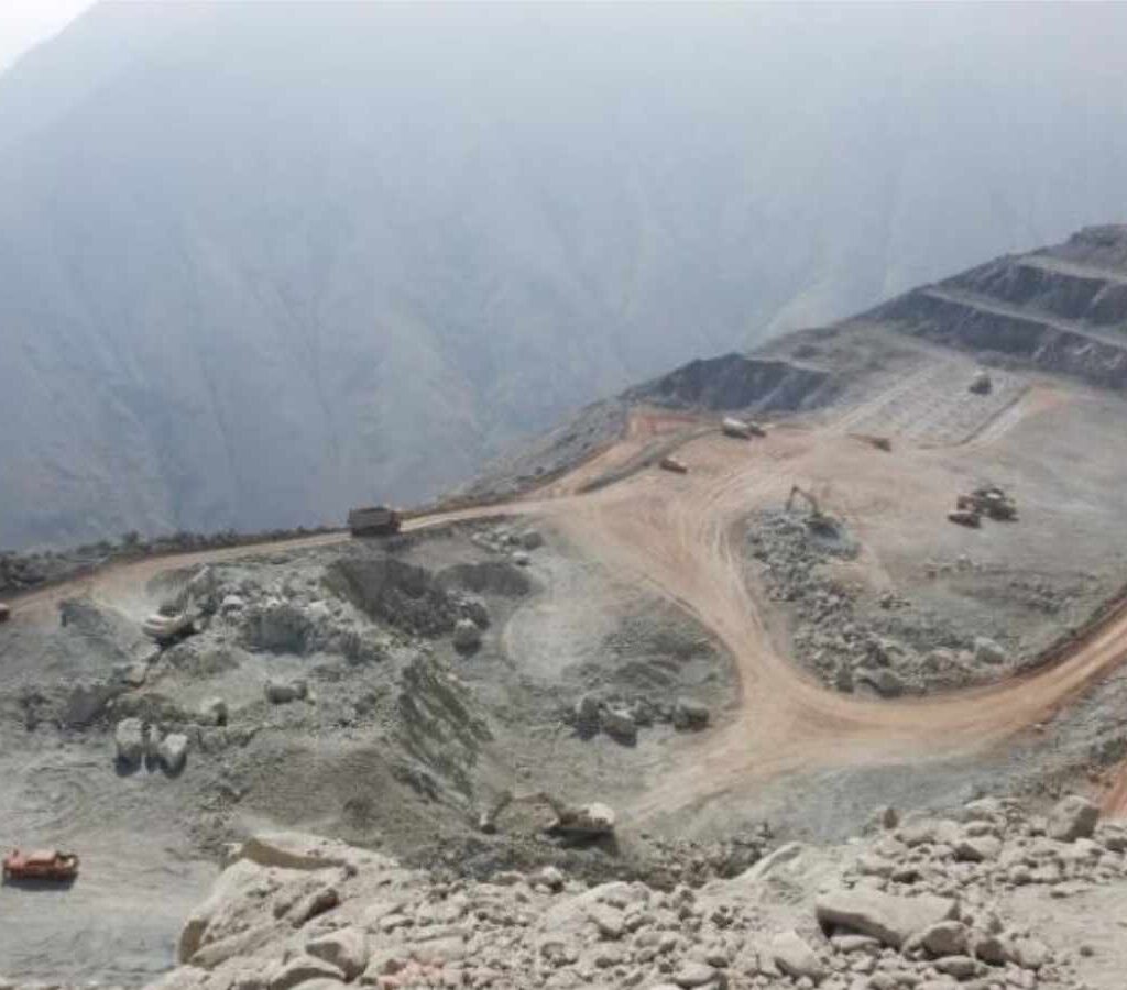 Se constató que el área de acopio de minerales del proyecto minero se encontraría operando fuera del área autorizada en su permiso ambiental.| Foto: SMA