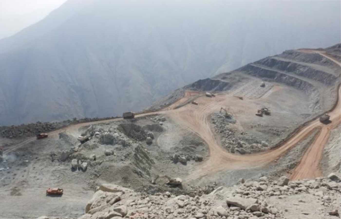 Se constató que el área de acopio de minerales del proyecto minero se encontraría operando fuera del área autorizada en su permiso ambiental.| Foto: SMA