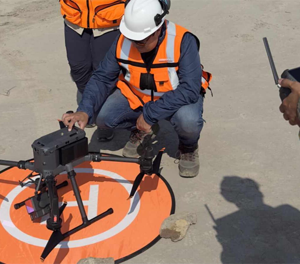 A través del sistema XGrid, la institución moderniza sus procesos de fiscalización y análisis técnico en terreno.| Foto: Sernageomin