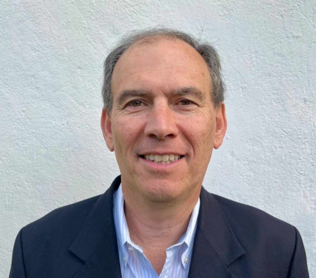 Enrique Donoso Moscoso asumiráel cargo que era ocupado por Nelson Donoso Navarrete, quien a su vez fue nombrado director de Desarrollo Corporativo de la compañía de tierras raras.| Foto: Aclara