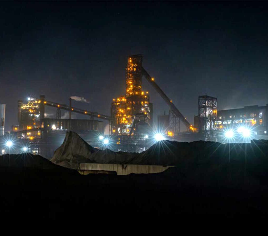El Alto Horno de la planta siderúrgica de Lázaro Cárdenas reinició operaciones el 15 de enero de 2026.| Foto: ArcelorMittal