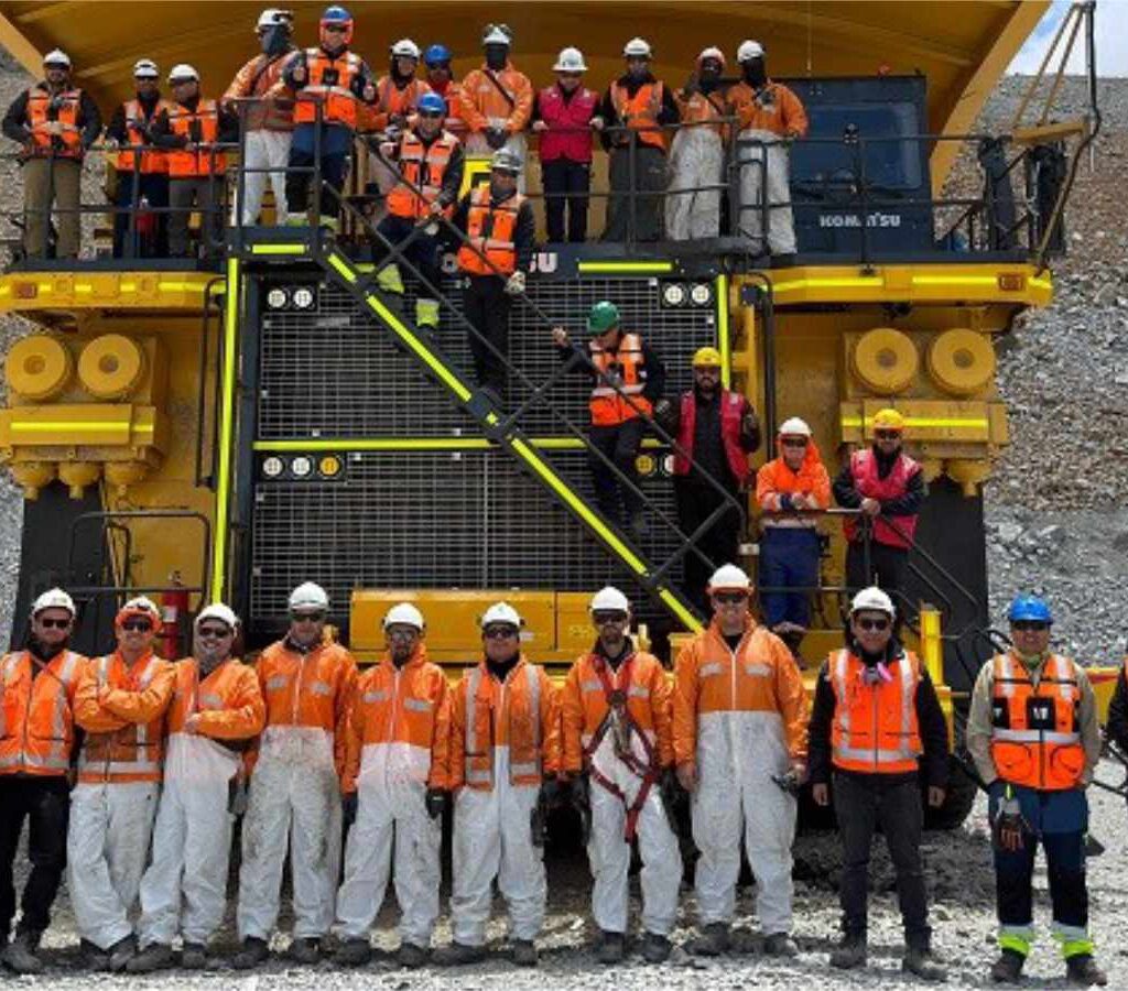 Con capacidad de transporte de 295 toneladas, los equipos fueron entregados a fines de 2025.| Foto: Antofagasta Minerals