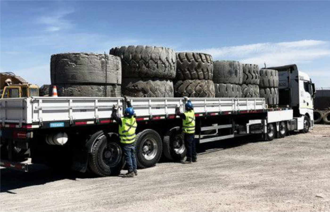 En colaboración con Neuvol, Codelco ha procesado 47.52 toneladas de neumáticos fuera de uso de sus operaciones en Chuquicamata Subterránea.| Foto: Codelco