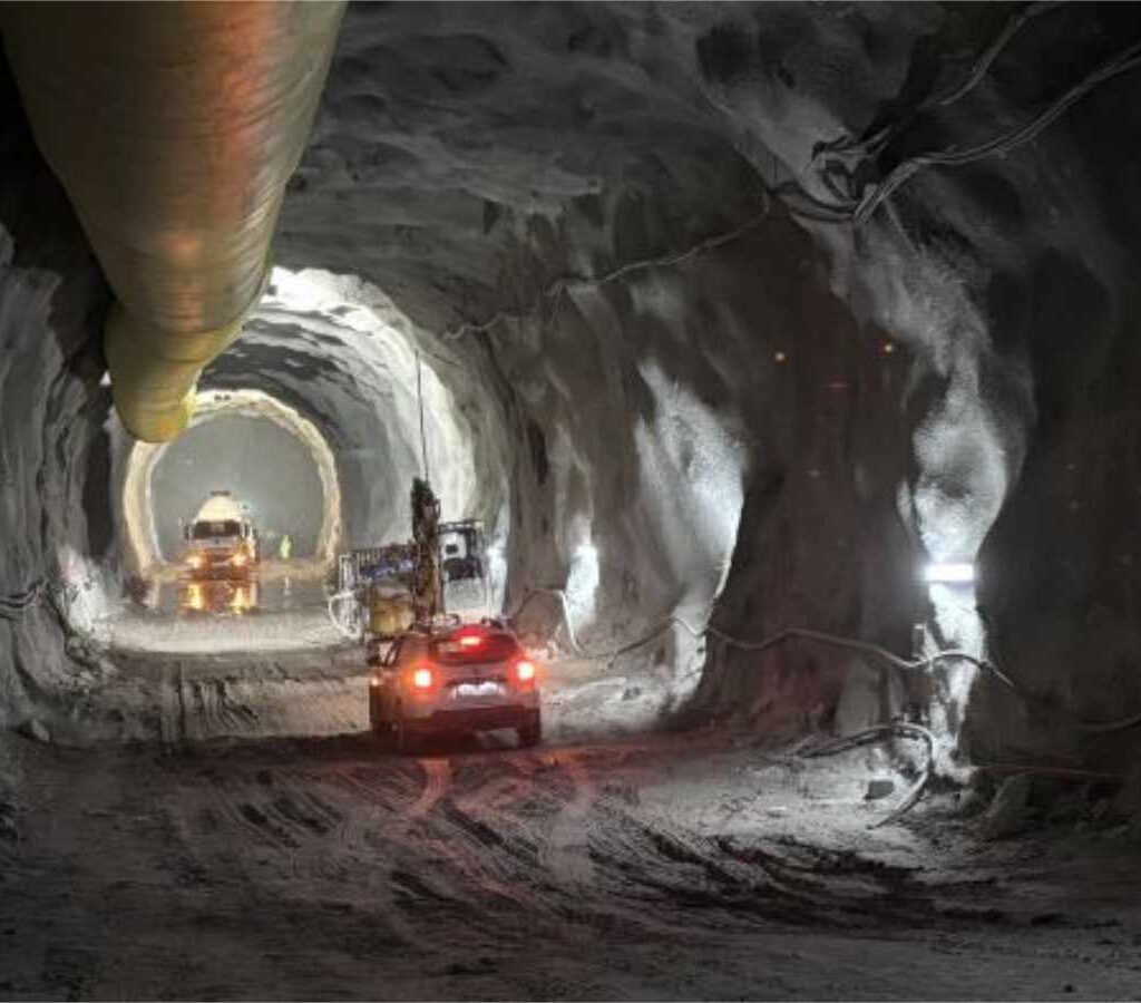 Sacy desarrolló un sistema innovador que permite medir los niveles de sílice libre cristalina de manera constante para mejorar la salud de sus trabajadores en túneles.| Foto: Sacyr