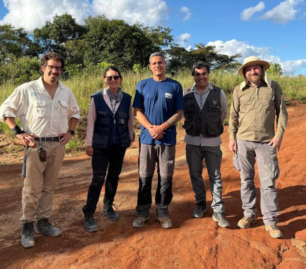 Los investigadores realizan trabajo de campo en proyectos en el sureste de Bahía y el noreste de Minas Gerais.| Foto: SGB