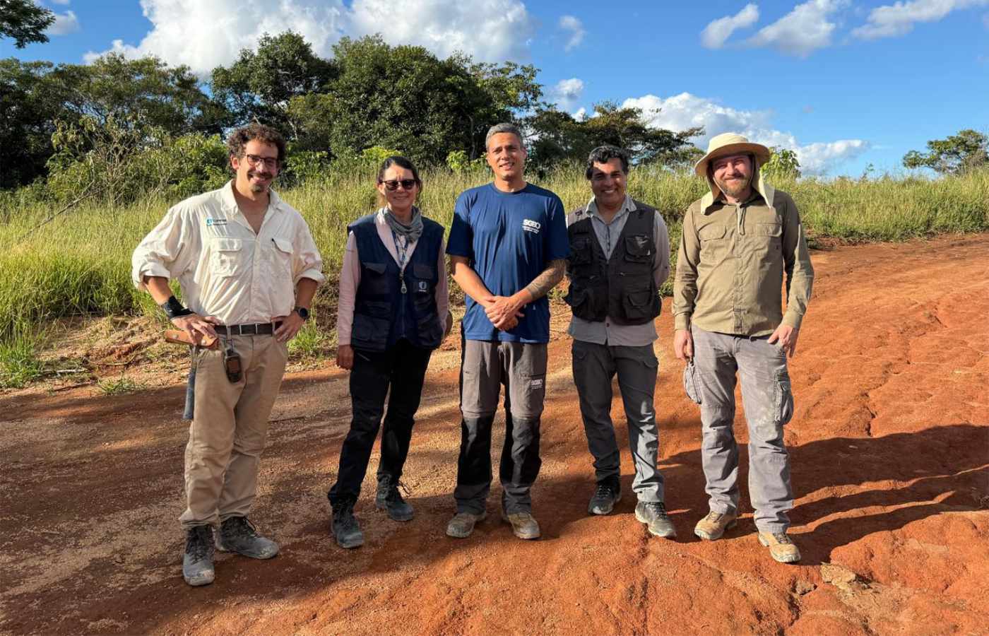 Los investigadores realizan trabajo de campo en proyectos en el sureste de Bahía y el noreste de Minas Gerais.| Foto: SGB