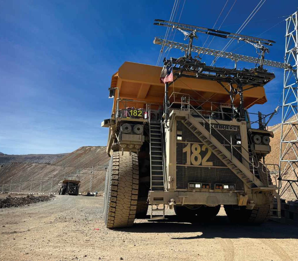 En Chile recientemente entró en prueba el primer sistema trolley de Sudamérica en mina Collahuasi.| Foto: Collahuasi