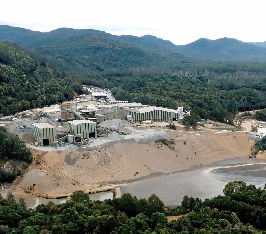 En la mina Renison Bell de Bluestone, en Tasmania (Australia), la clasificación XRT se utiliza para separar los residuos no generadores de ácido (NAC) de los potencialmente generadores de ácido (PAF). Esto permite gestionar los materiales en función de su comportamiento ambiental a largo plazo.| Foto: TOMRA