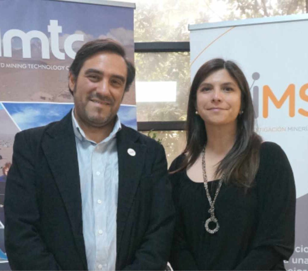 Humberto Estay, director del AMTC, y Millaray Hernández, gerenta general del CIMS.| Foto: AMTC