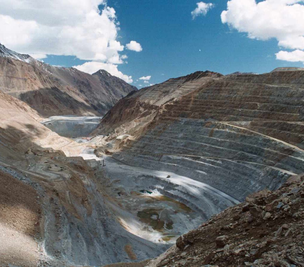 La disminución en el costo neto a cátodo se explica por mejores precios y mayor producción de oro y, en menor medida, de molibdeno, dos subproductos que genera la compañía.| Foto: Antofagasta Minerals