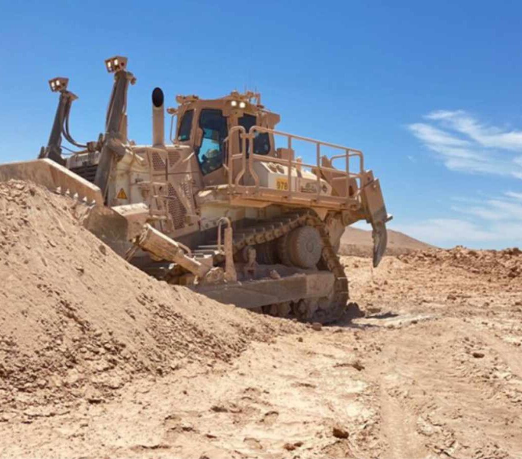Durante los primeros meses en la mina, los buldócers se manej